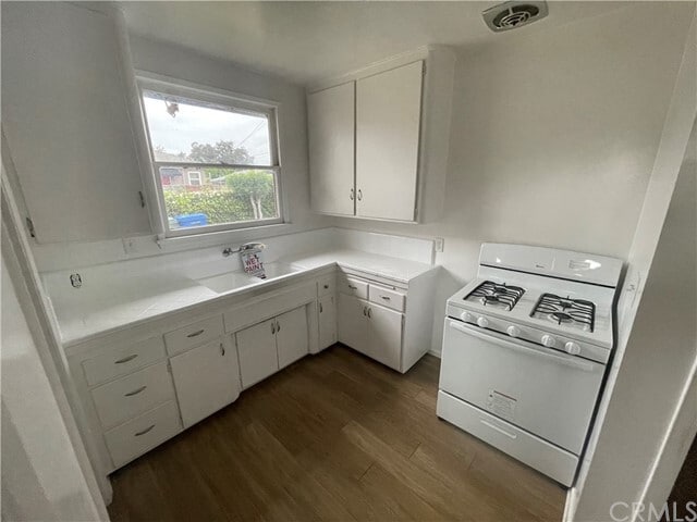 Building Photo - 329 N Azusa Ave