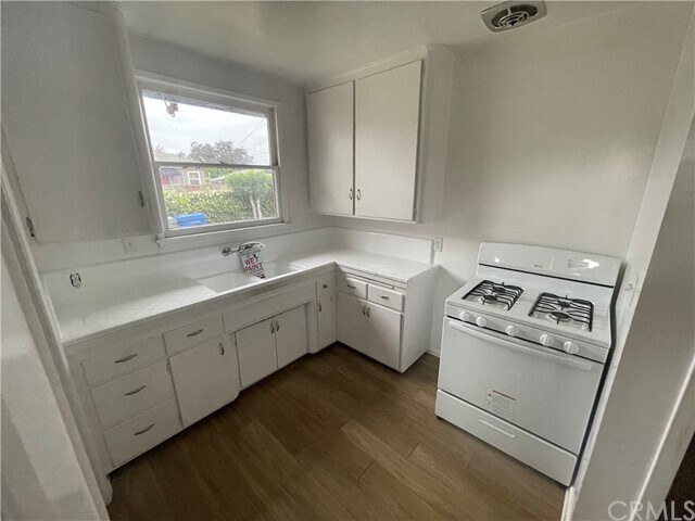 Foto del edificio - 329 N Azusa Ave