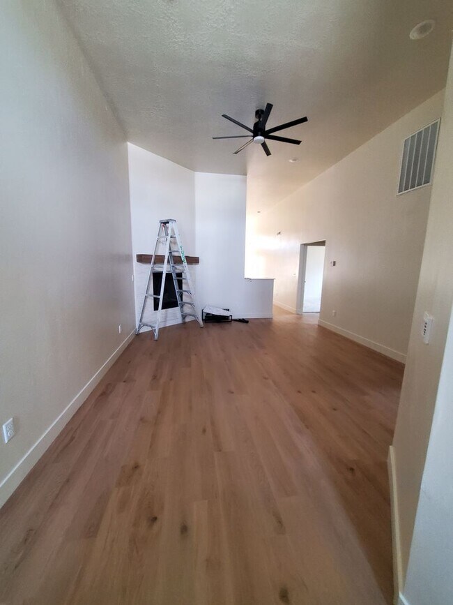Building Photo - Mountain Vista Townhome