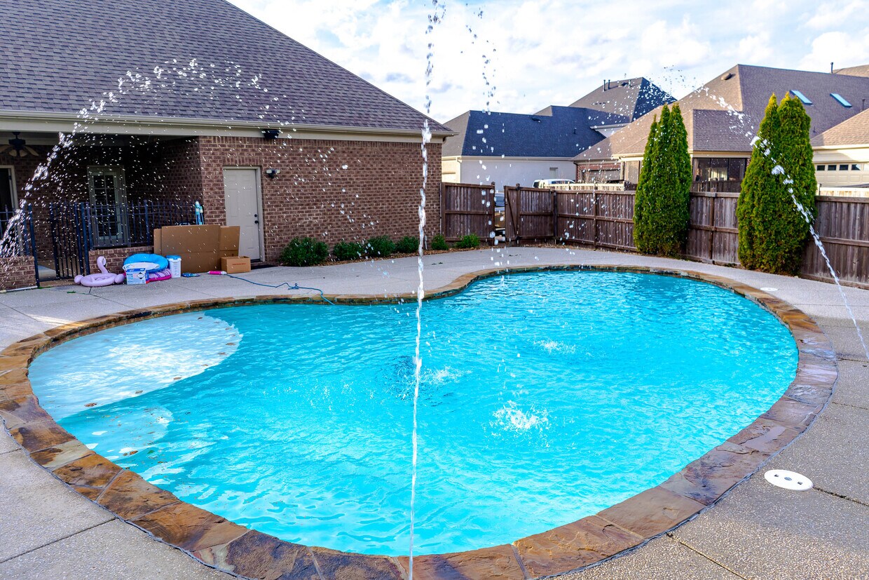 Building Photo - 1820 Enclave Hollow Ln E