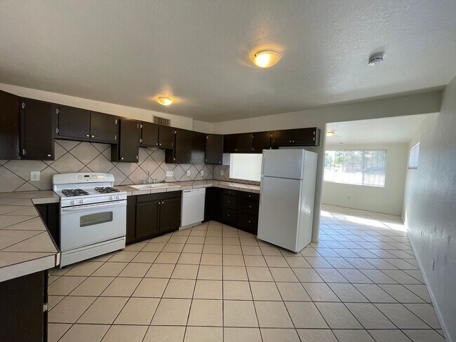 Foto del edificio - 2621 S Lands End Rd