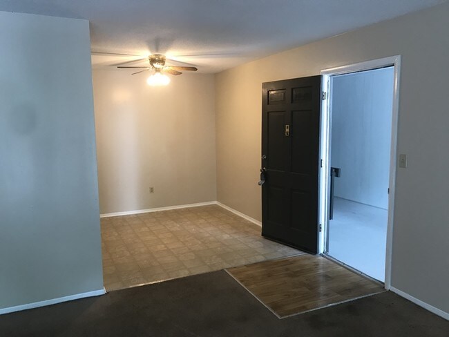 Foto del edificio - East Ridge 2Bed/2Bath 1/2 Off Deposit!!