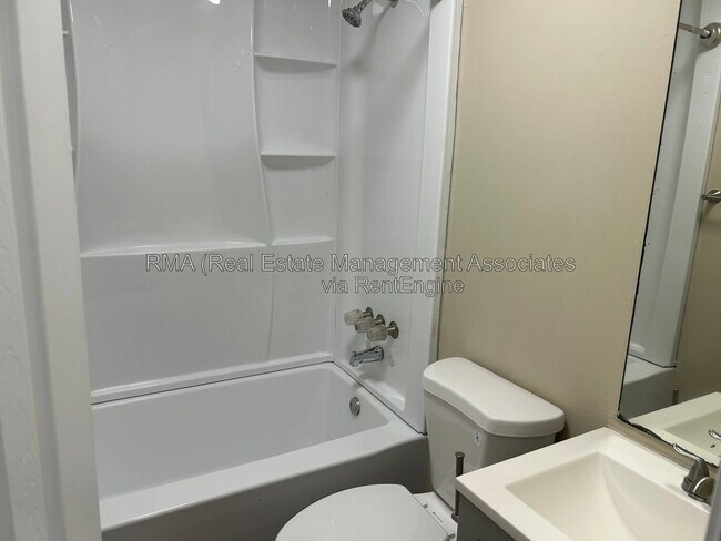 Foto del edificio - 1240 Ellis Rd