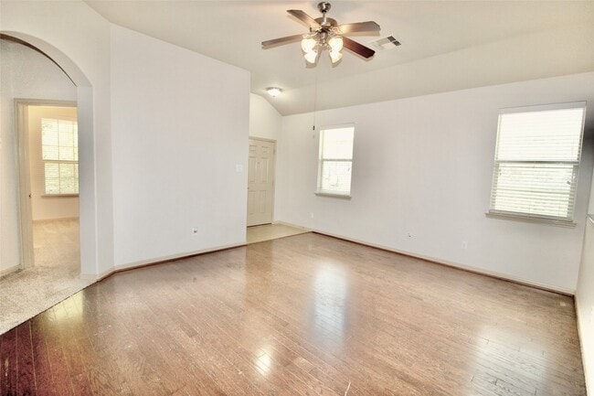 Foto del edificio - 6139 Norwood Meadows Ln