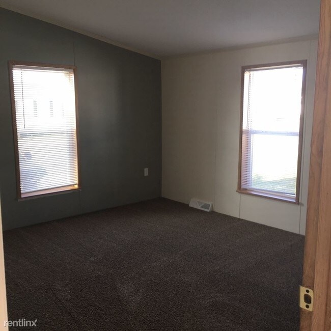 Building Photo - 229 Farmtree Dr
