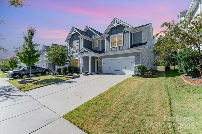 Building Photo - 6635 Wildbrook Dr