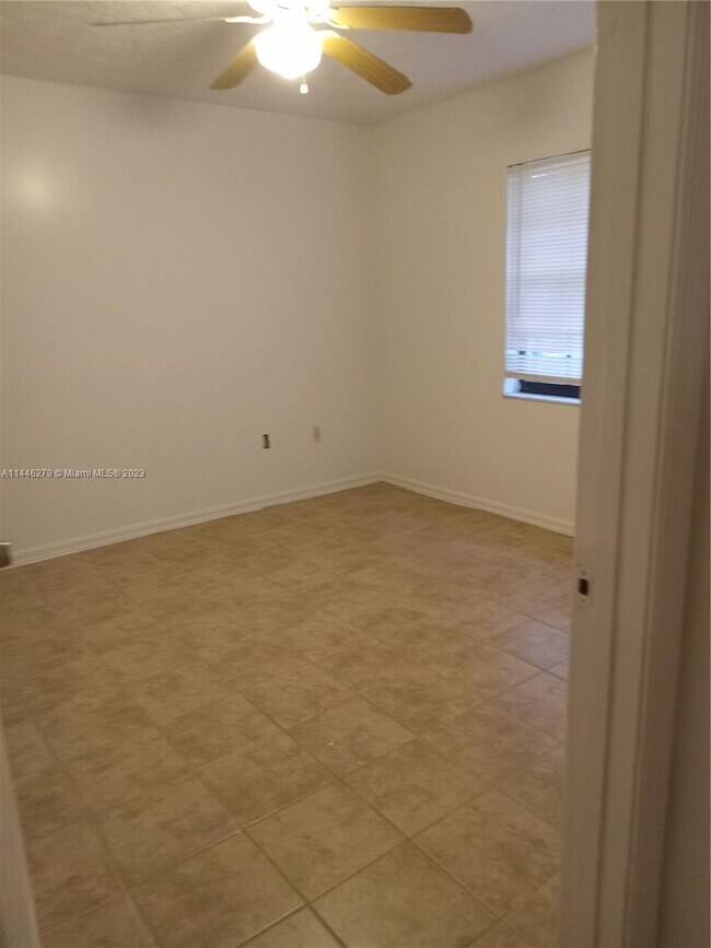 Foto del edificio - 1600 N 44th St