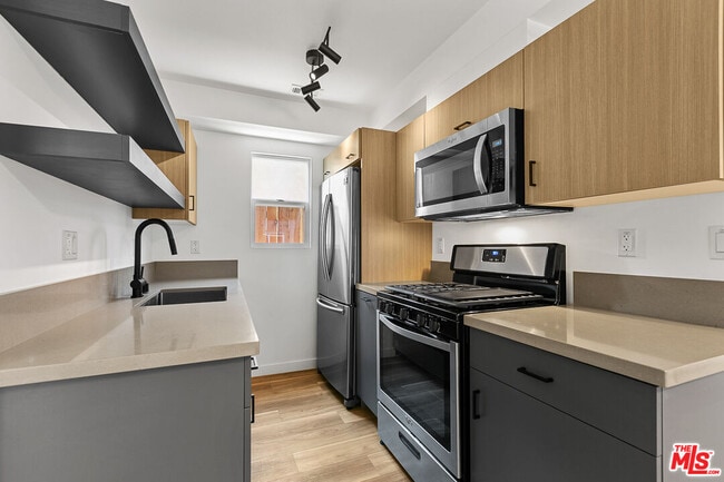 Foto del edificio - 2918 Hauser Blvd