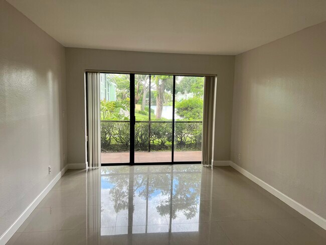 Foto del edificio - 8789 NW 39th St