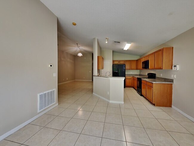 Foto del edificio - 12806 Sophiamarie Loop