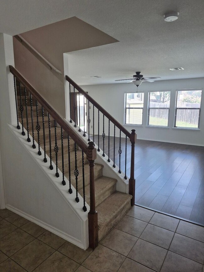 Foto del edificio - 8917 Lonesome Oak Drive