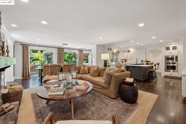 Building Photo - 160 Requa Rd