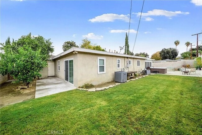Building Photo - 8228 Oakhurst Pl