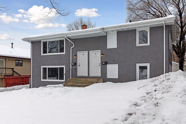 Foto del edificio - 439 Arlington Ave E