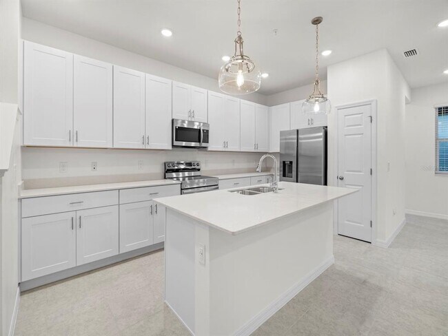 Building Photo - 1440 SILVER LINING Way