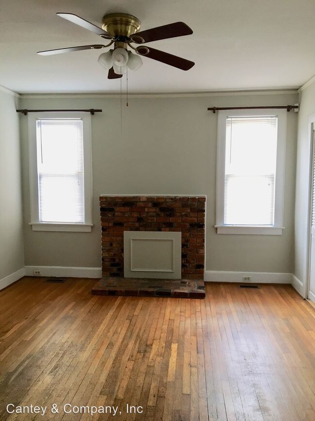 Building Photo - 2213-2215 Rosewood Dr