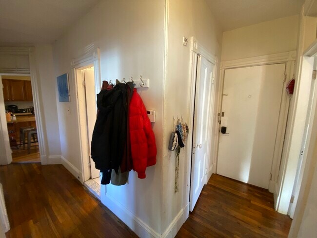 Building Photo - 55 Cedar St