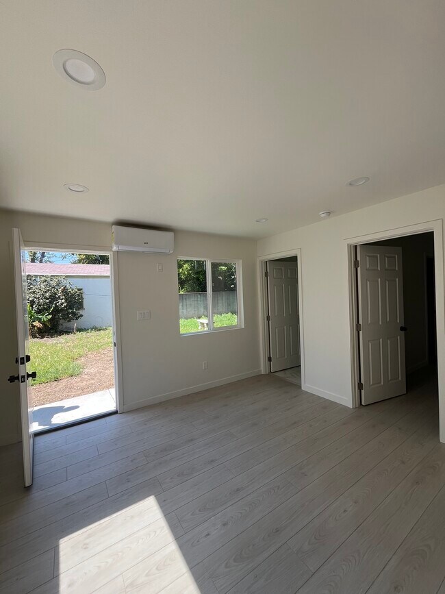 Foto del edificio - 14629 Haynes St