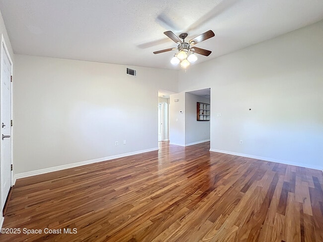 Building Photo - 640 Casa Grande Dr