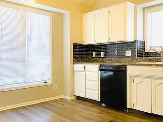 Building Photo - 13815 W Cir – Immaculate 3BR Millard Highlands Home!Step into this beautifully maintained split-e...