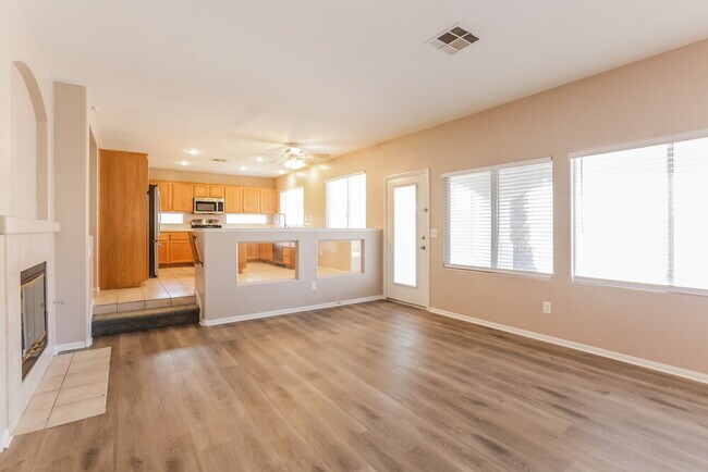 Foto del edificio - 6306 Wild Strawberry Ln