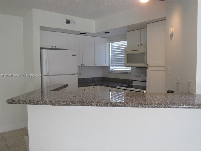Building Photo - 12650 Vista Isles Dr
