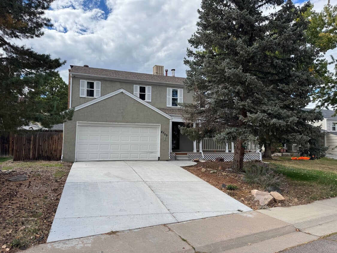 Primary Photo - Spacious Morrison Home