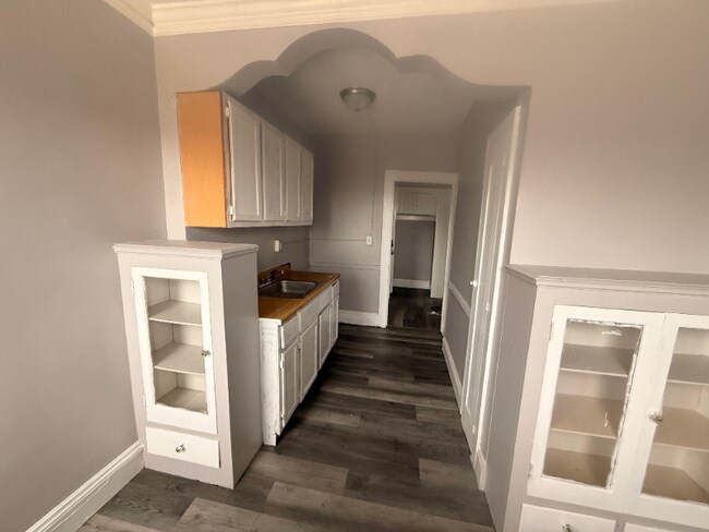 Foto del edificio - 14300 Lakeshore Blvd