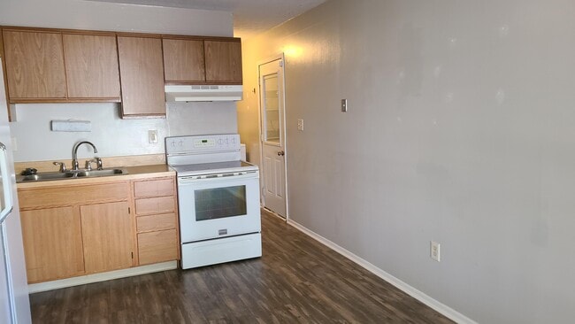 Building Photo - 3953 Deer Lake Way