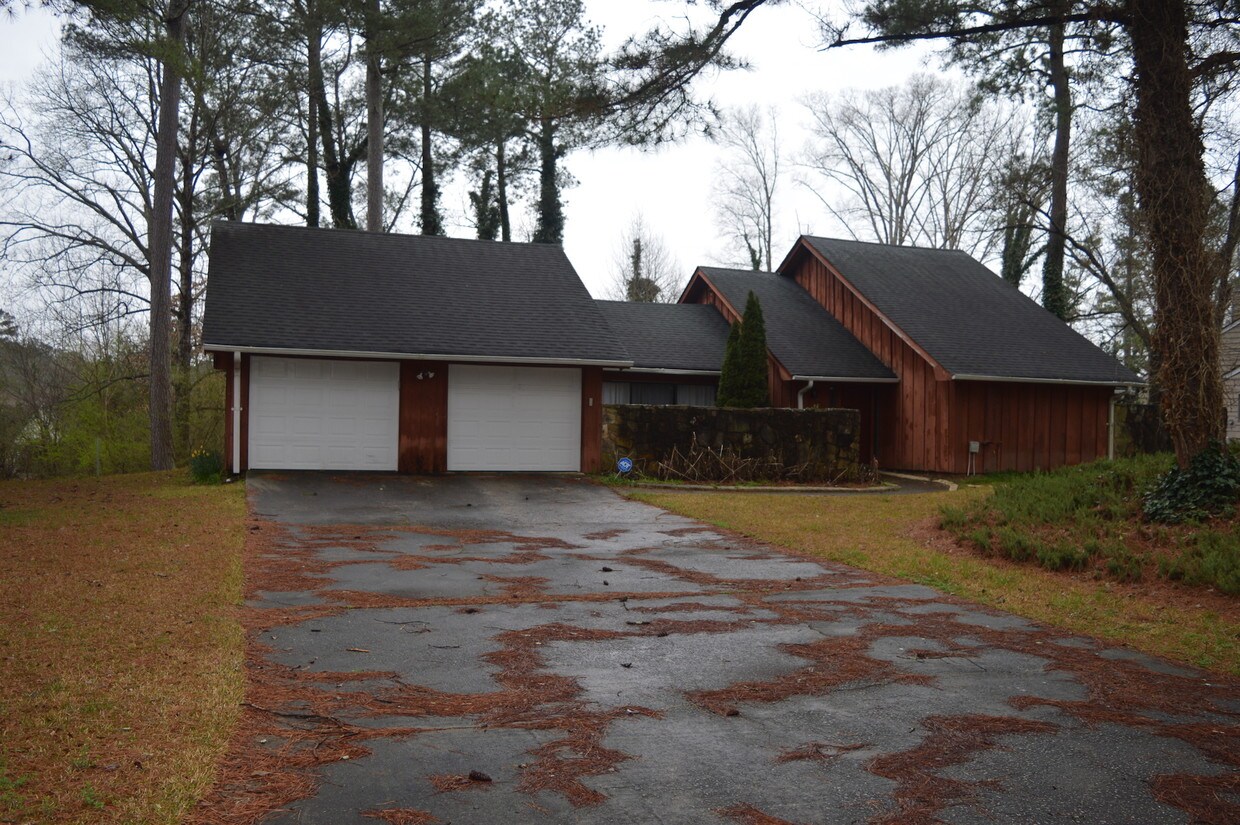 Primary Photo - 6134 Silver Spur Dr