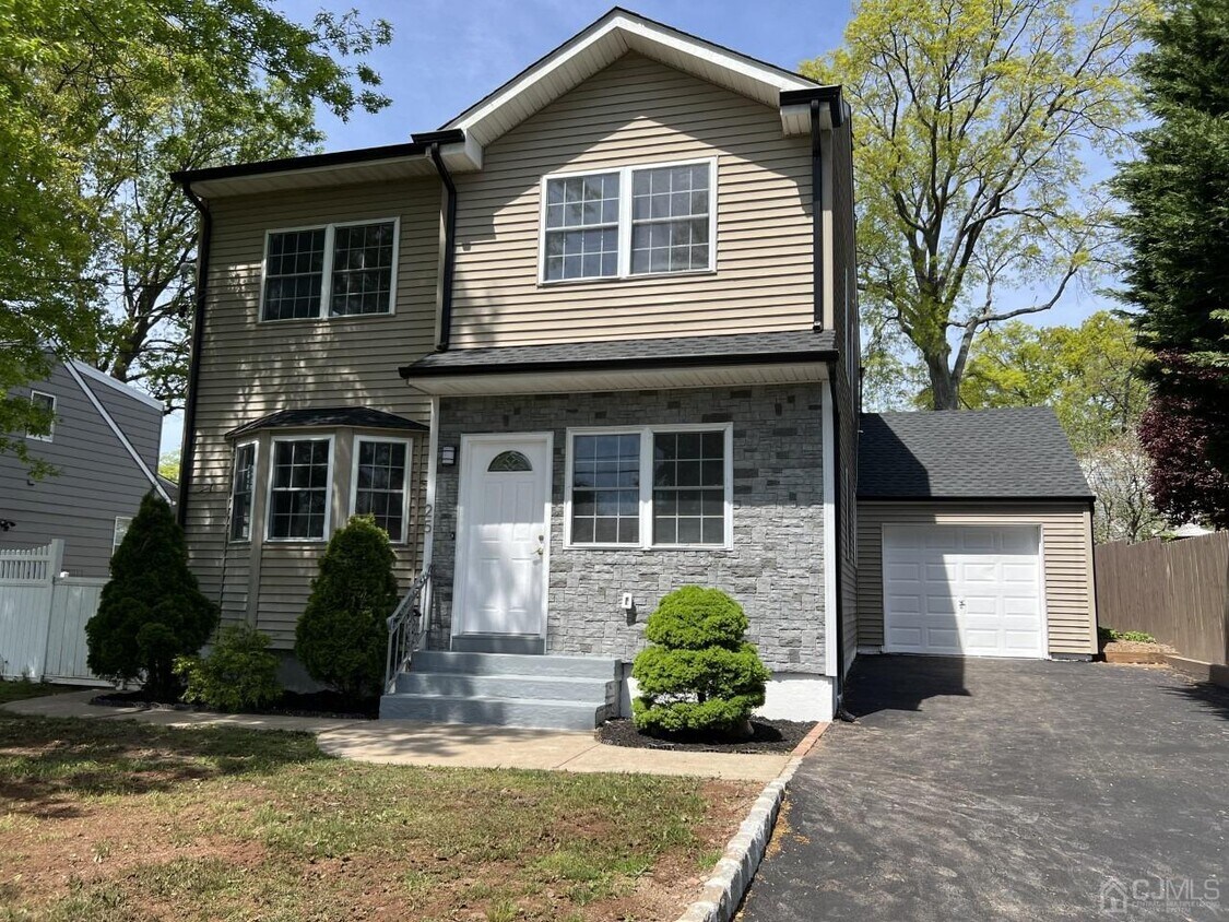 25 Livingston Ave, Woodbridge Township, NJ 07001 House Rental in