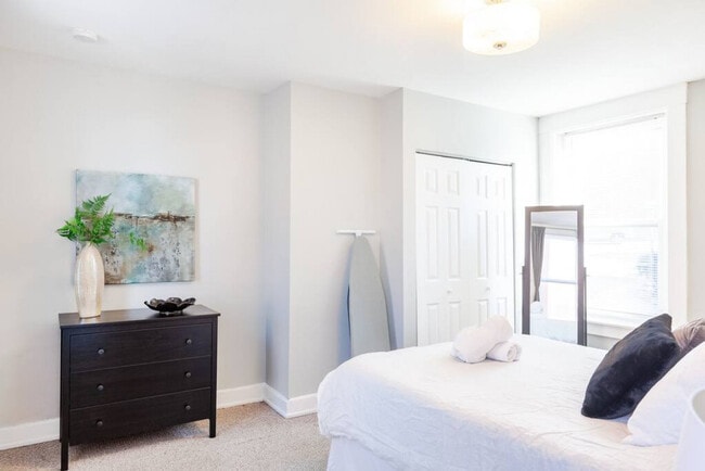 Building Photo - 424 Liberty Hl