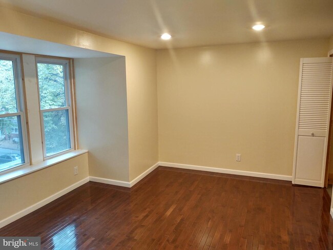 Building Photo - 224 Woodbine St