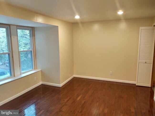 Foto del edificio - 224 Woodbine St
