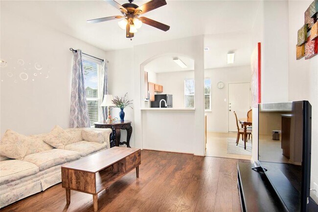 Foto del edificio - 14416 Lewis Carroll Ln