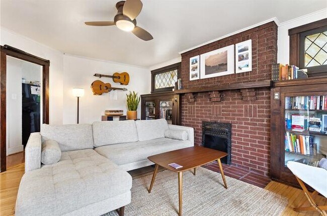 Foto del edificio - 5939 Alder St