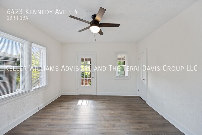 Foto del edificio - 6423 Kennedy Ave
