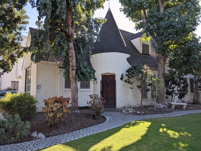Building Photo - 239 Orizaba Ave