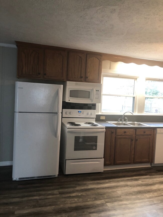 Building Photo - Great 3 bedroom in Potter Gray school district!