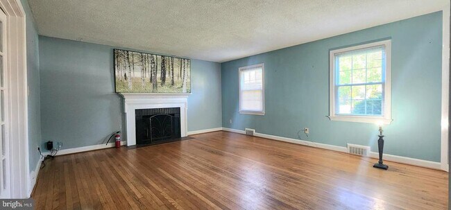 Foto del edificio - 8016 Old Georgetown Rd