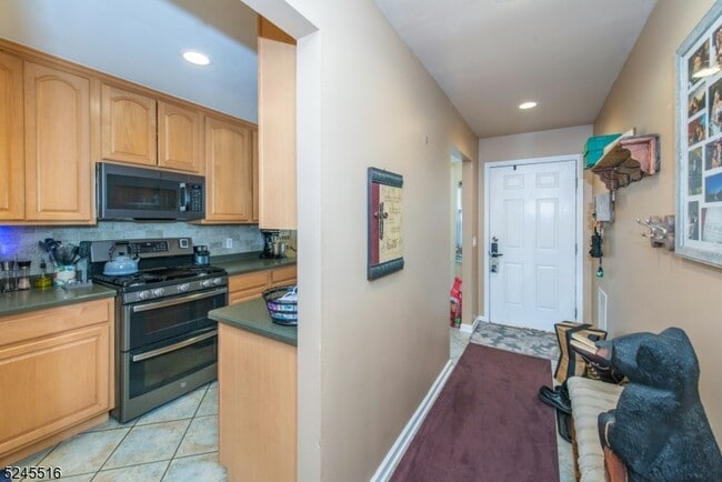 Foto del edificio - 19 Meadow Lakes Dr