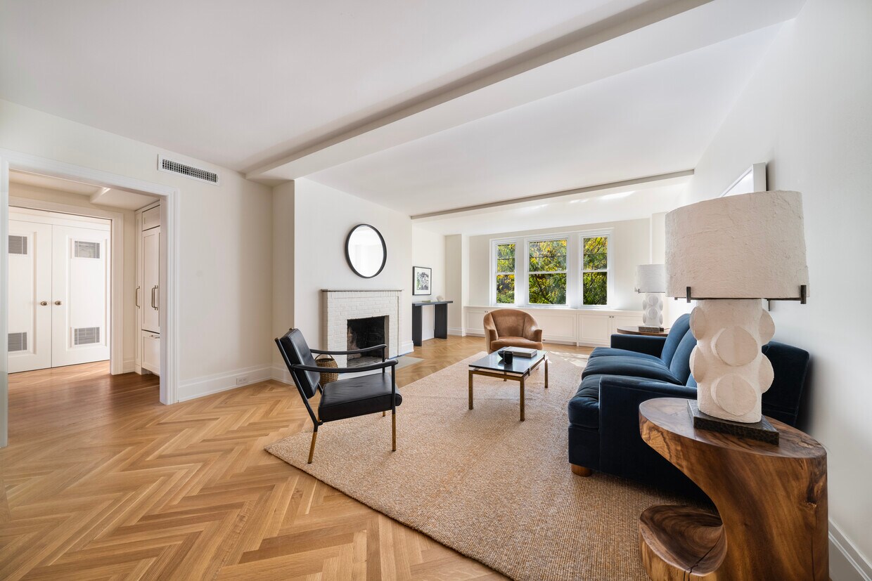 Foto principal - 66 W 12th St