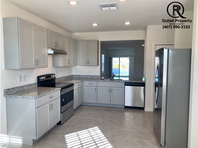 Building Photo - Fantastic 3 Beds & 2 Bathroom Home***Move-...