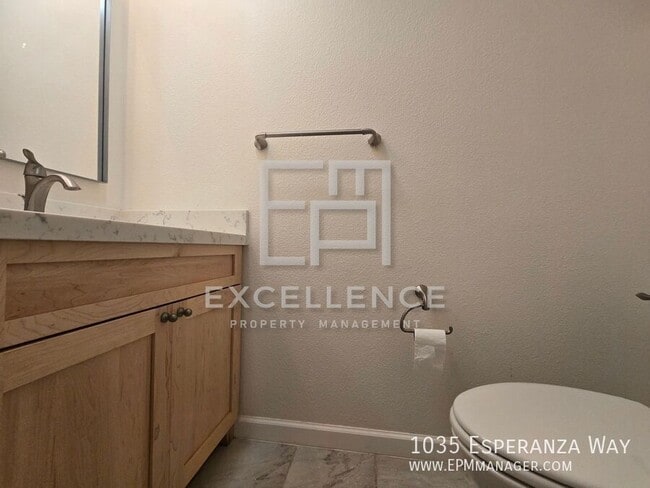 Building Photo - 1035 Esperanza Way-