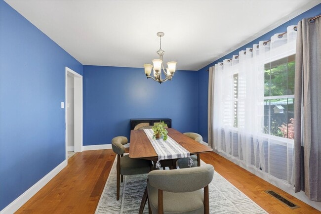 Building Photo - 3B/2.5B Single Family Home In West Chester With Private Back Yard!
