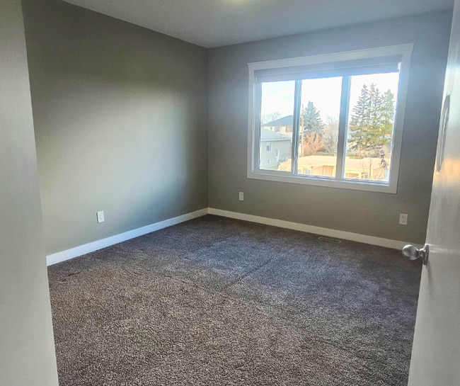 Building Photo - 10311-10107 AvenueBlock C