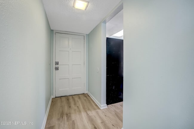 Building Photo - 6561 Mission Ct