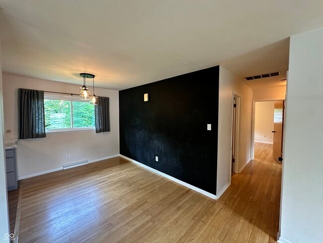 Building Photo - 9 Paradise Ln