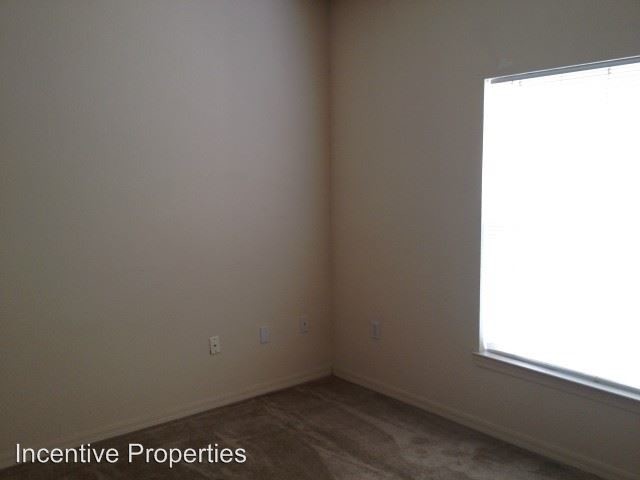 Building Photo - 5961 Westgate Dr