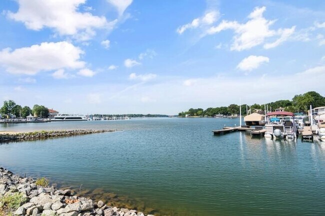 Complex on Lake Norman - 18824 Nautical Dr